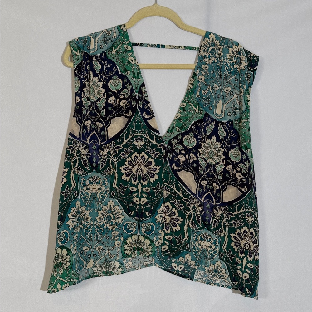 Maria Cher Top Blouse Size S 100% Silk Beautiful Blue And Green Floral EUC